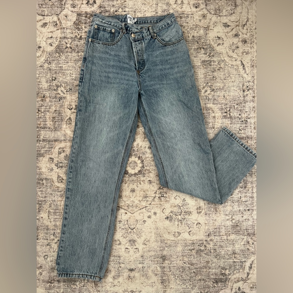 Princess Polly - Holly Asymmetric Straight Leg Jean Light Wash Denim